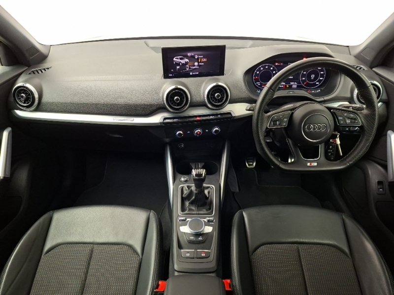 Audi Q2 30 Tfsi Black Edition Black #3
