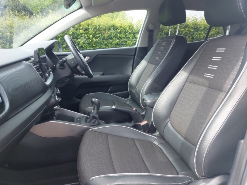Kia Stonic 1.0T Gdi 99 Gt-line AMZ2265 White #5