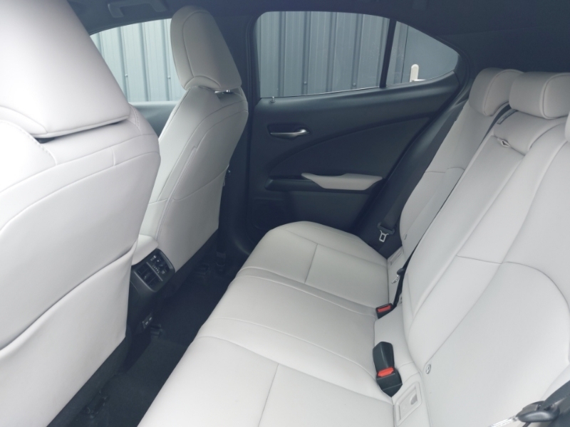 Lexus UX 250H 2.0 F-sport Design Cvt BP23KJN White #6