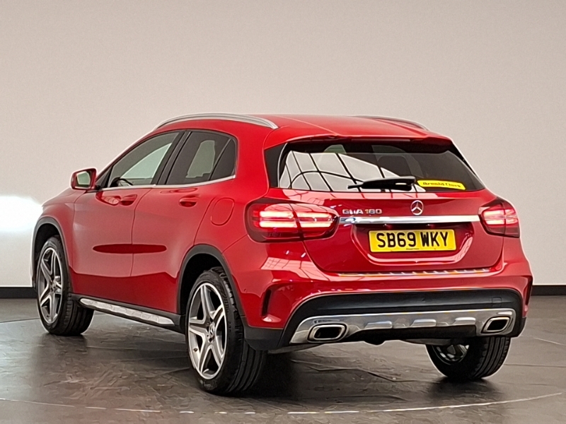 Mercedes-Benz GLA Class Gla 180 Amg Line Edition SB69WKY Red #2