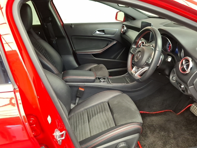 Mercedes-Benz GLA Class Gla 180 Amg Line Edition SB69WKY Red #6