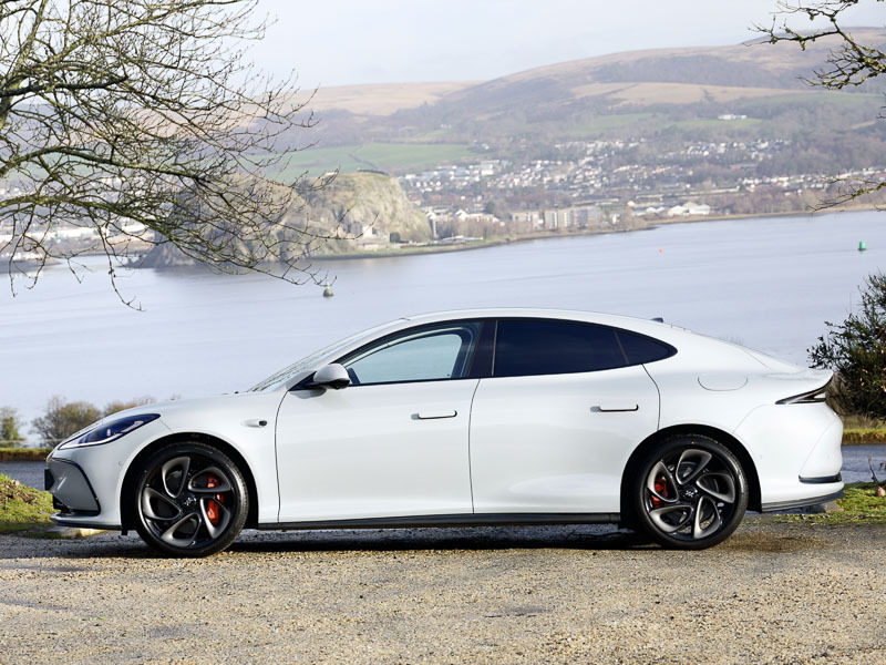 MG IM5 553Kw Performance 100Kwh IM5P1 White #4