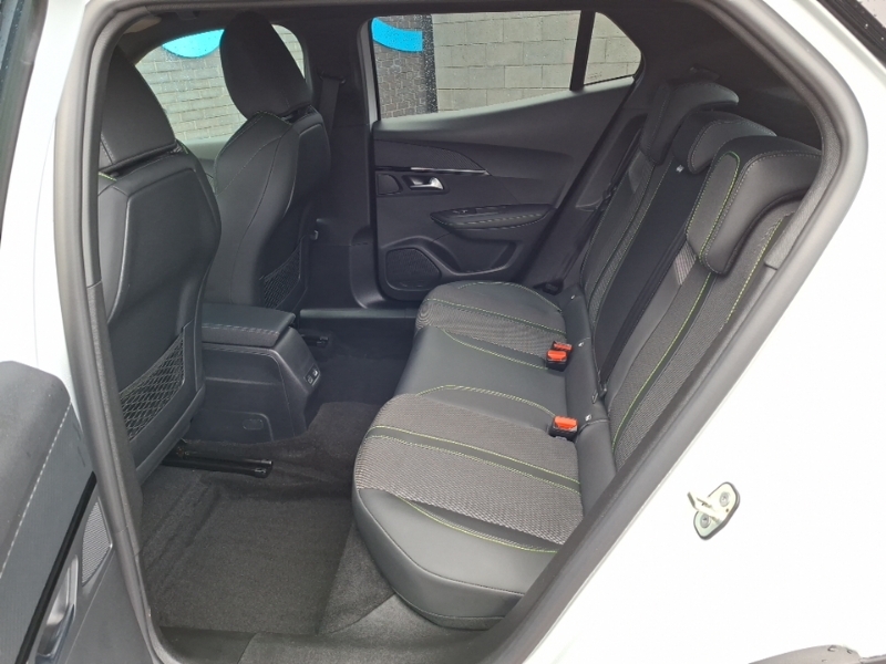 Peugeot e-2008 115Kw Gt 54Kwh White #6
