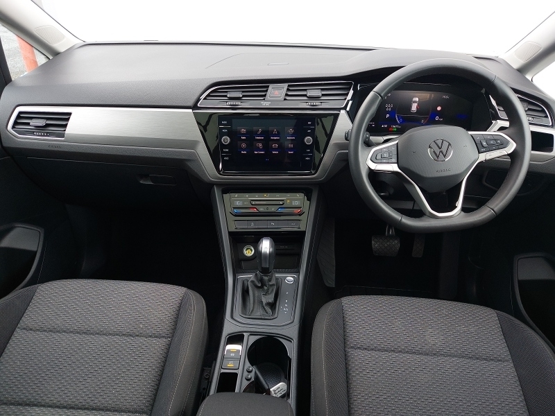 Volkswagen Touran 1.5 Tsi Evo Se Family Dsg Black #3