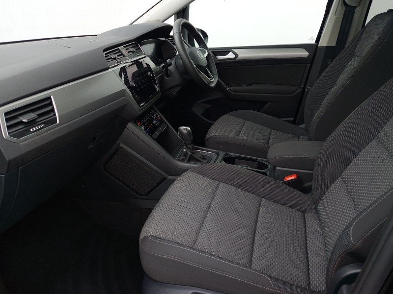 Volkswagen Touran 1.5 Tsi Evo Se Family Dsg Black #5