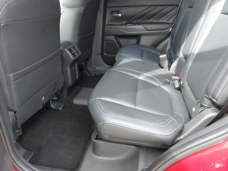 Mitsubishi Outlander 2.4 Phev Dynamic WV20FBJ Red #6