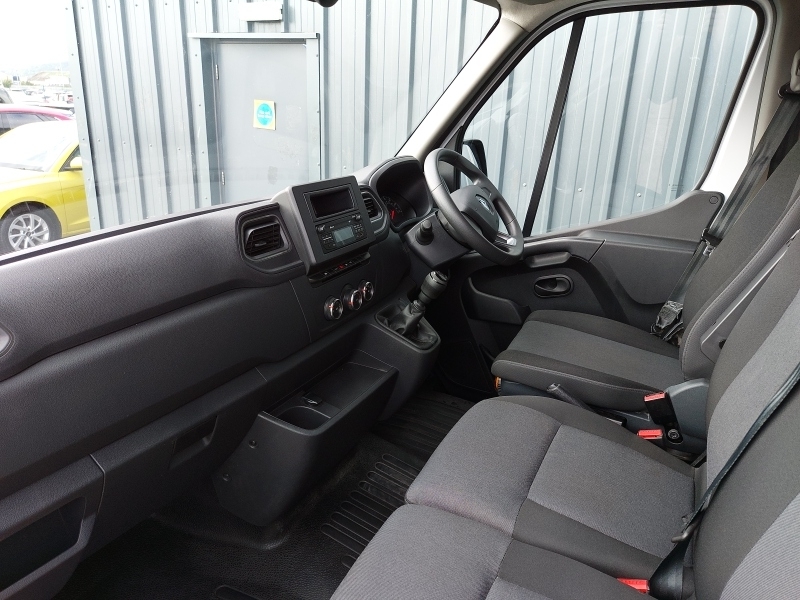 Renault Master Lm35 Blue Dci 135 Advance Medium Roof Van SC23AWV White #5