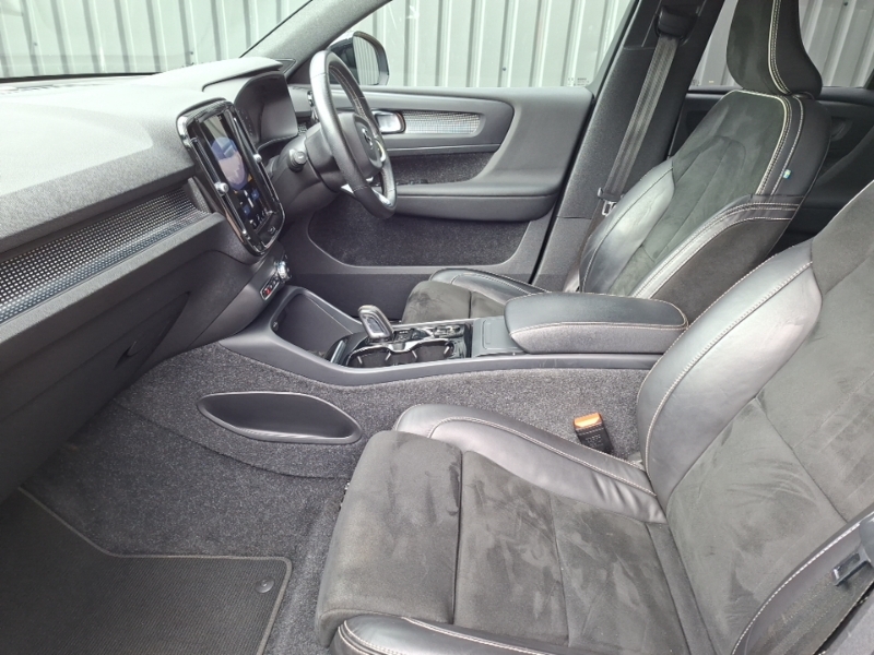 Volvo XC40 2.0 B4p R Design Grey #5