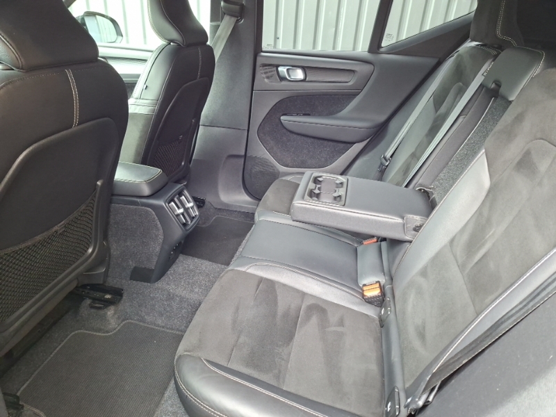 Volvo XC40 2.0 B4p R Design Grey #6