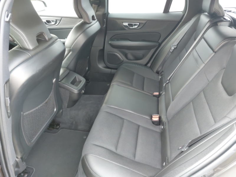 Volvo V60 2.0 T5 Momentum SW68XMG Grey #6