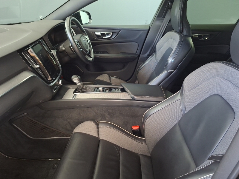 Volvo V60 2.0 D3 150 R Design Plus KO69UDT Grey #5