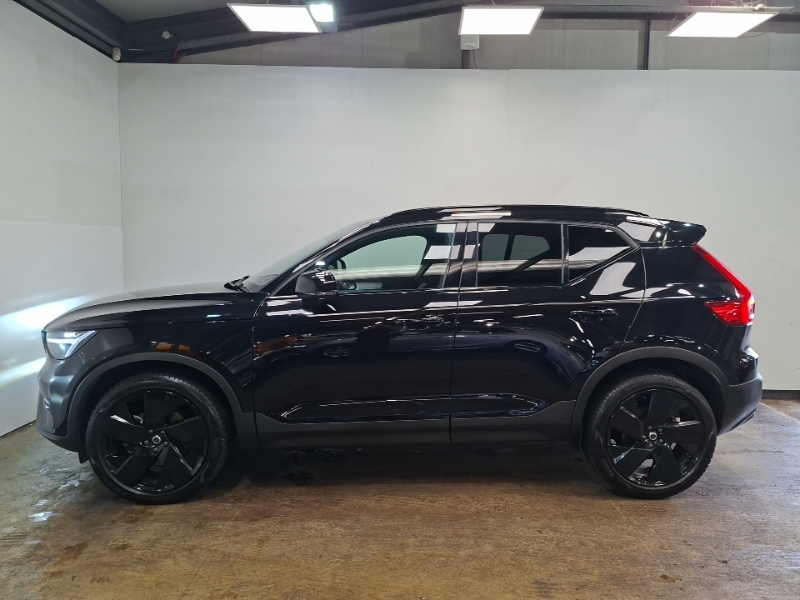 Volvo XC40 2.0 B4p Plus Black Edition Black #4