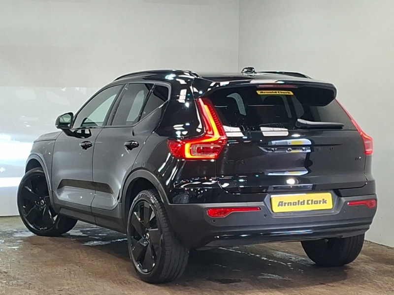 Volvo XC40 2.0 B4p Plus Black Edition Black #2