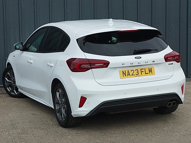 Ford Focus 1.0 Ecoboost Hybrid Mhev 155 St-line NA23FLM White #2