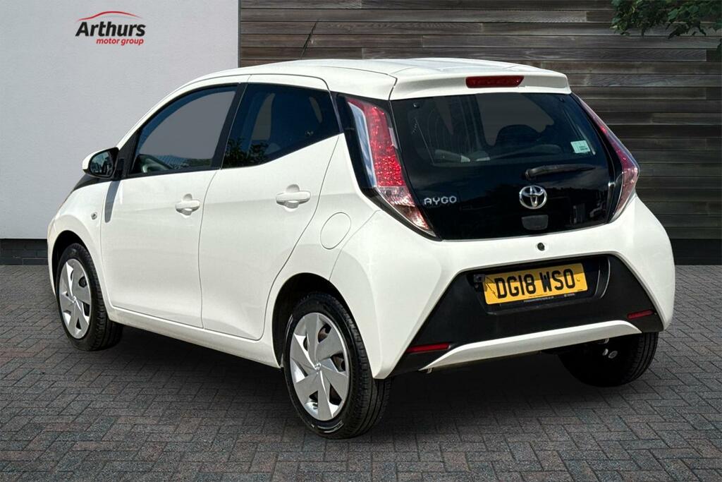 Toyota Aygo Vvt-i X-play X-shift DG18WSO White #5