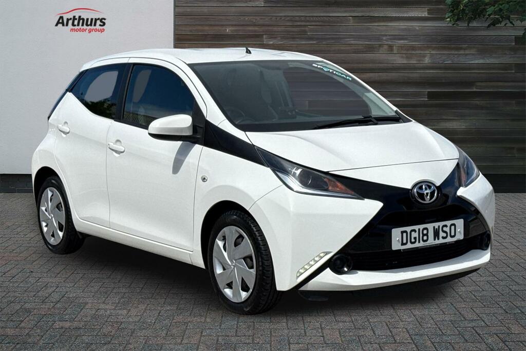 Toyota Aygo Vvt-i X-play X-shift DG18WSO White