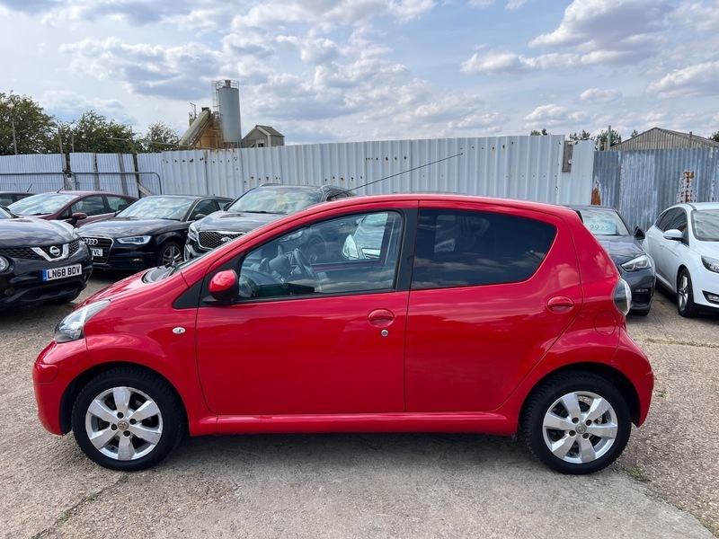 Toyota Aygo Vvt-i Go Mm Red #6