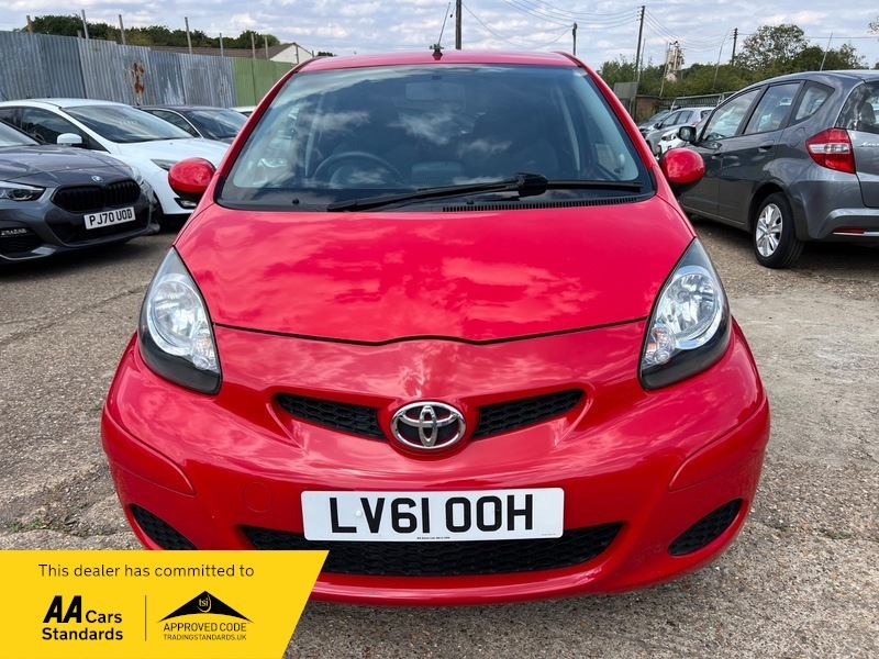 Toyota Aygo Vvt-i Go Mm Red #2