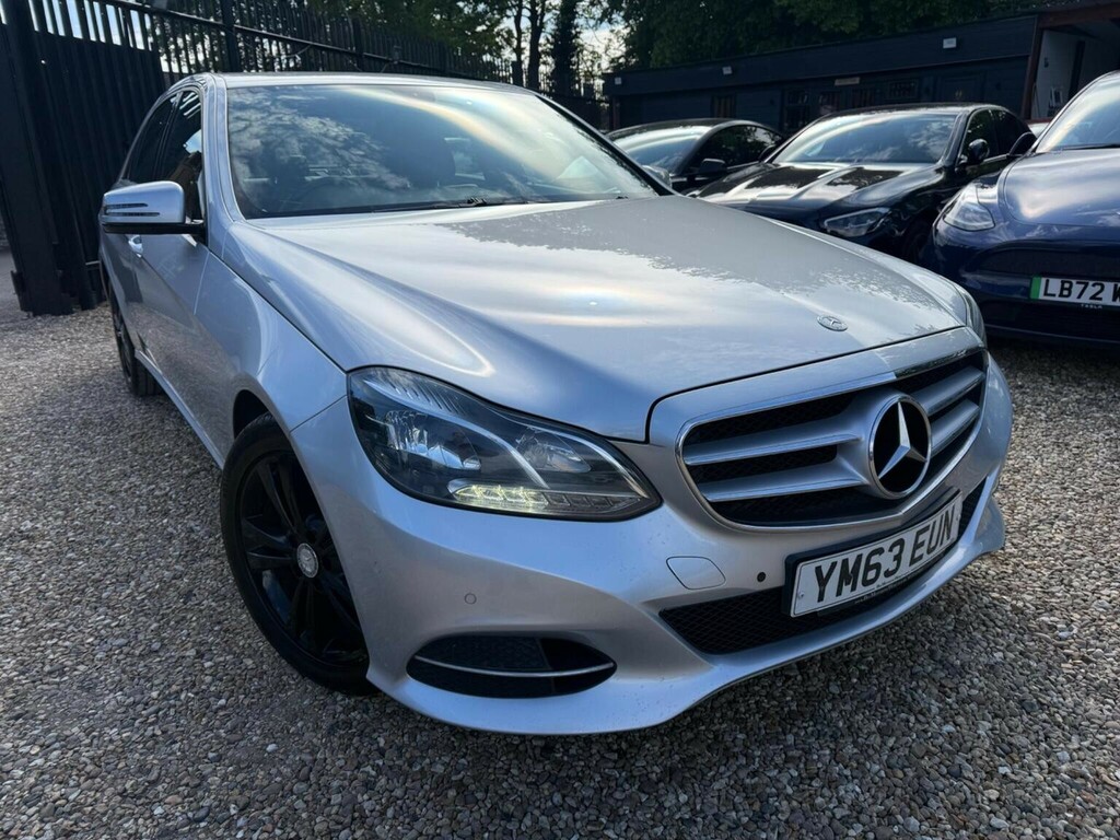 Mercedes-Benz E Class Saloon 2.1 E300dh Bluetec Se G-tronic Euro 5 Ss Silver