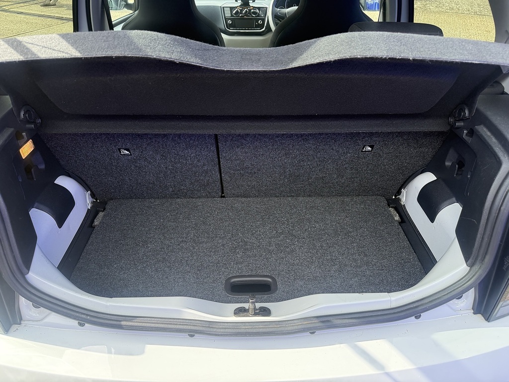 Volkswagen Up Move Up GJ67XDZ White #6