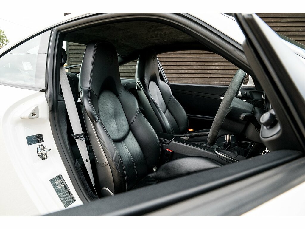 Porsche 911 Carrera Gts Coupe 34 White #4