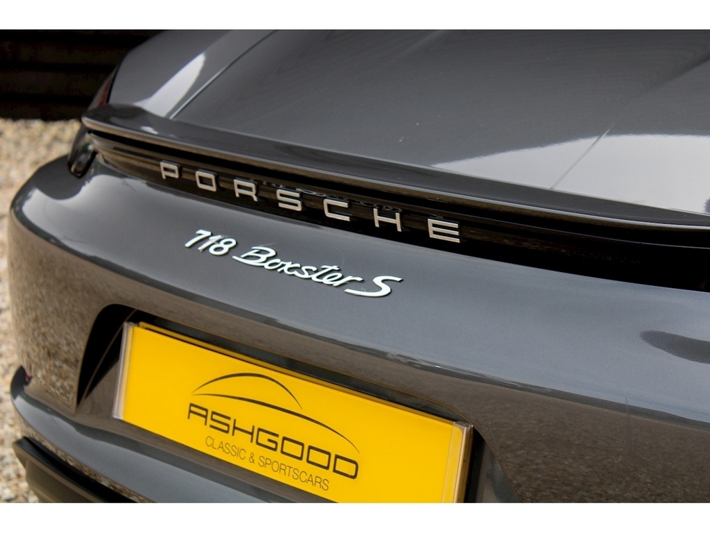 Porsche 718 Boxster S Due In Grey