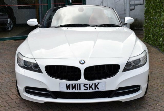 BMW Z4 2011 23I Highline Edition Convertible S-drive 6-Sp White #2
