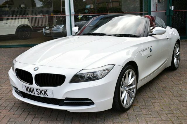 BMW Z4 2011 23I Highline Edition Convertible S-drive 6-Sp White #3