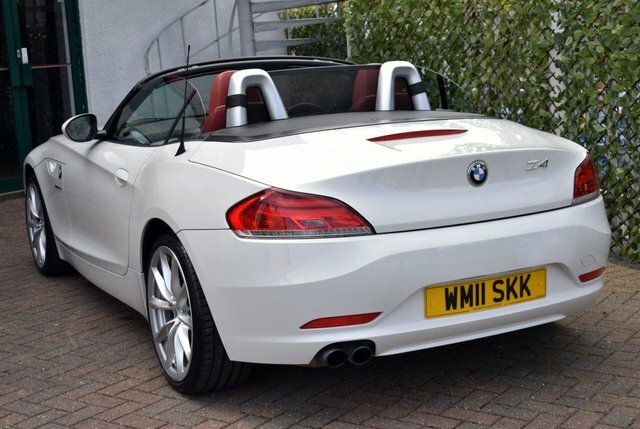 BMW Z4 2011 23I Highline Edition Convertible S-drive 6-Sp White #4
