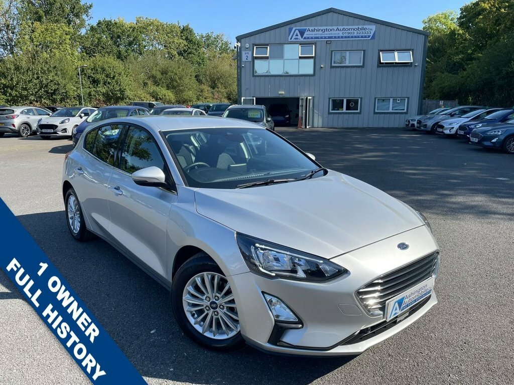 Ford Focus 1L Titanium Edition Silver