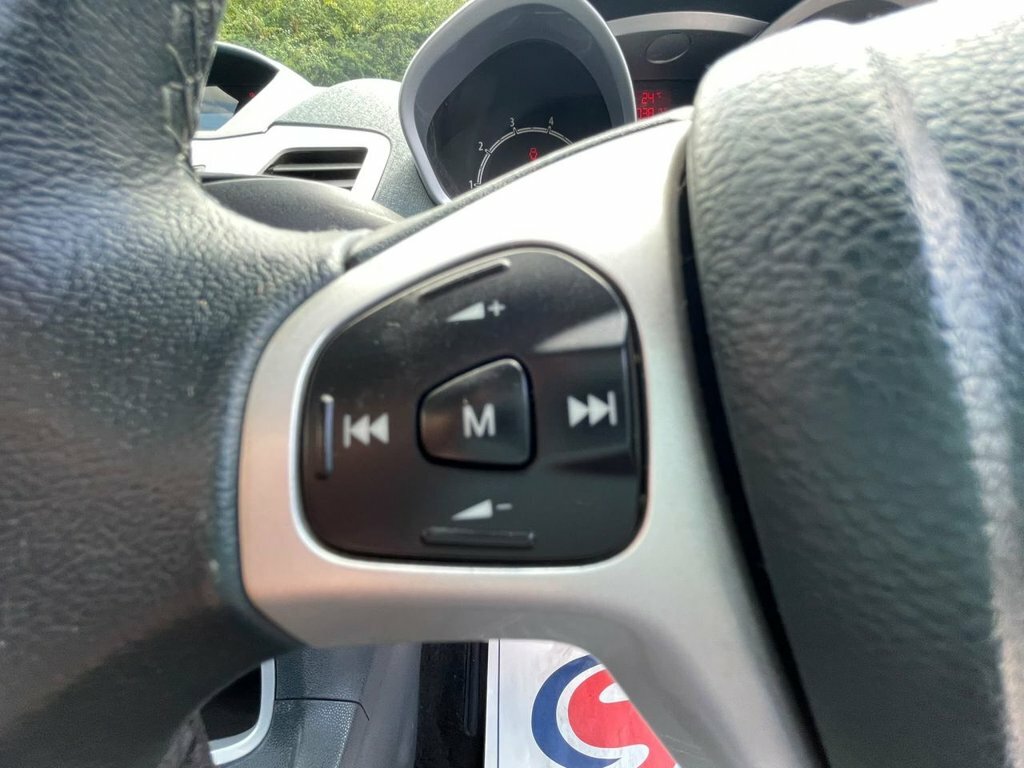 Ford Fiesta 1.6 Fiesta Titanium 120 Grey #18