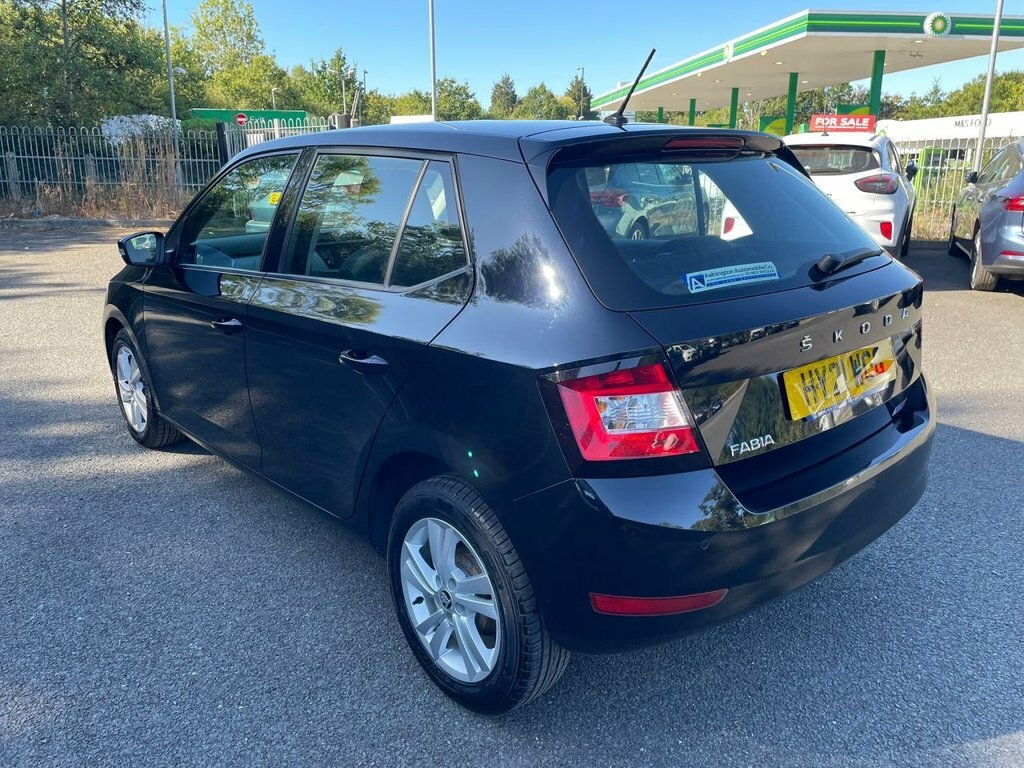 Skoda Fabia Colour Edition 1.0 Mpi 60 Ps 5G Man 2021 Red #5