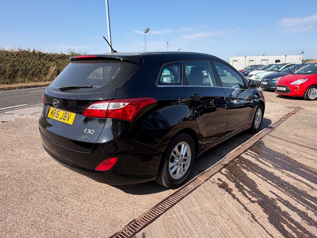 Hyundai I30 1.6 Crdi Blue Drive Se 11 Service Stamps, 20 Black #3