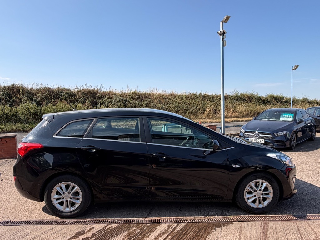 Hyundai I30 1.6 Crdi Blue Drive Se 11 Service Stamps, 20 Black #2