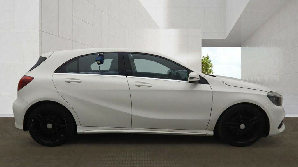 Mercedes-Benz A Class 1.5 A180d Amg Line 7G-dct Euro 6 Ss White #4