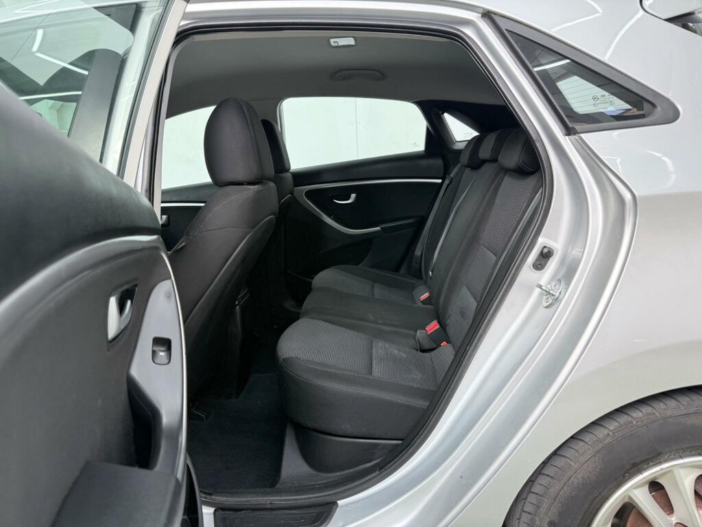 Hyundai I30 1.6 Crdi Comfort Euro 5 Black #24