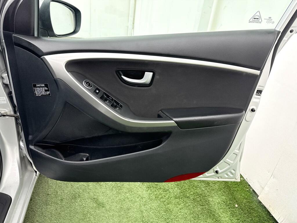 Hyundai I30 1.6 Crdi Comfort Euro 5 Black #19