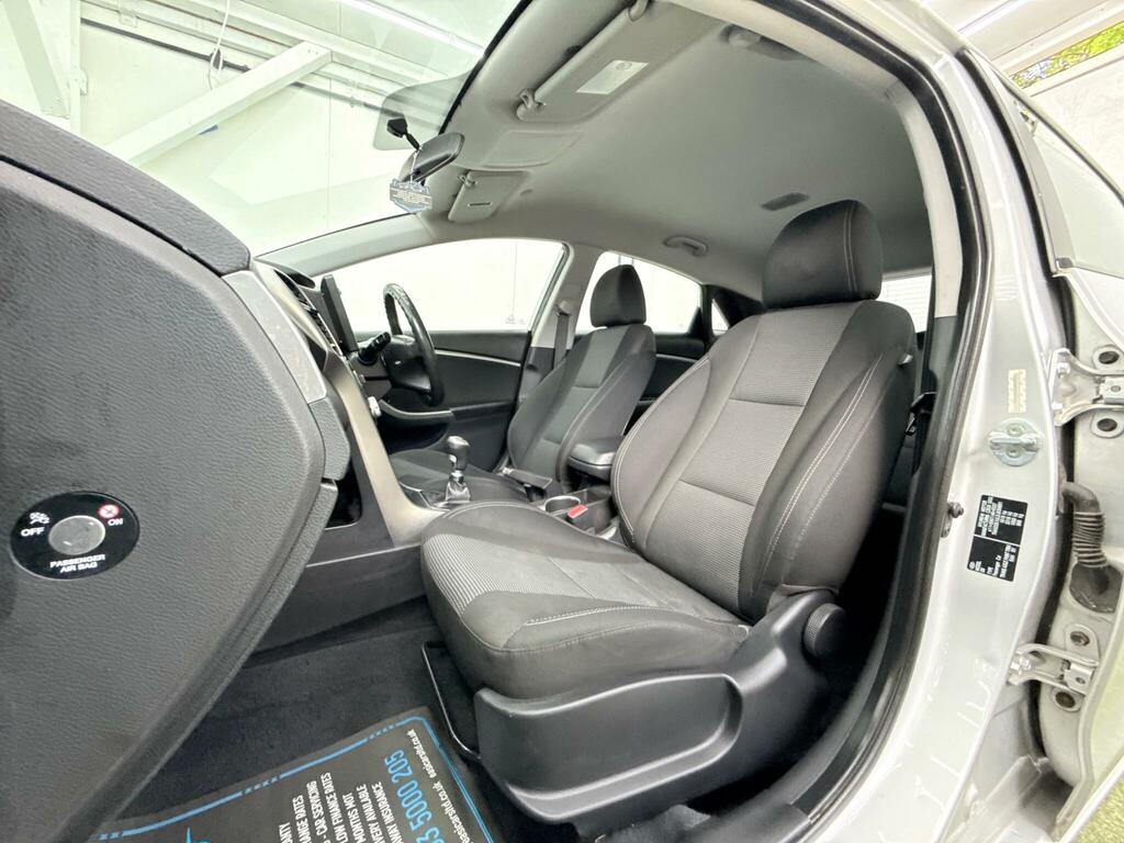 Hyundai I30 1.6 Crdi Comfort Euro 5 Black #28