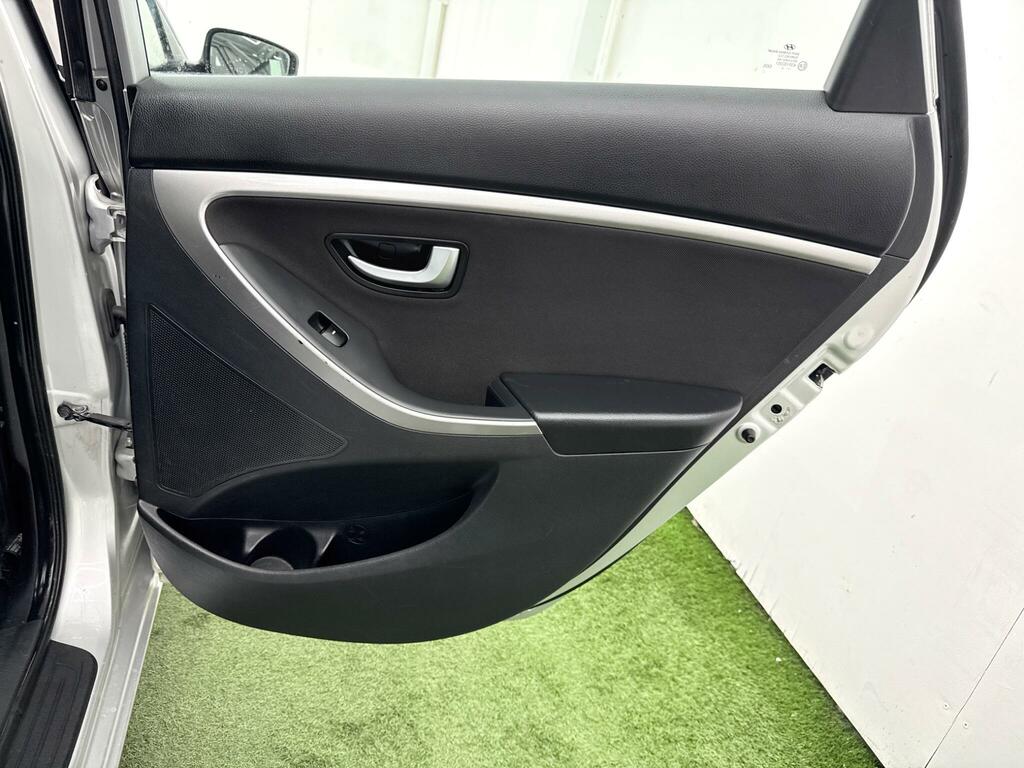 Hyundai I30 1.6 Crdi Comfort Euro 5 Black #23