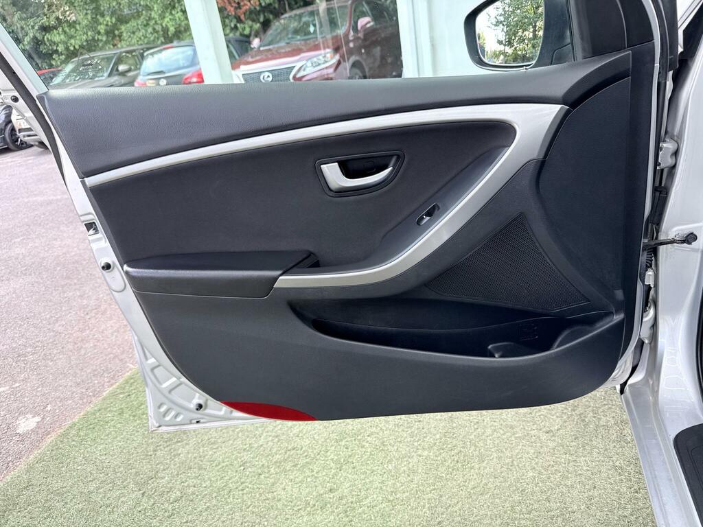 Hyundai I30 1.6 Crdi Comfort Euro 5 Black #29
