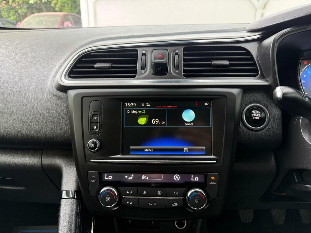 Renault Kadjar 1.5 Signature Nav Dci 5 Seat Family Suv Wit White #30