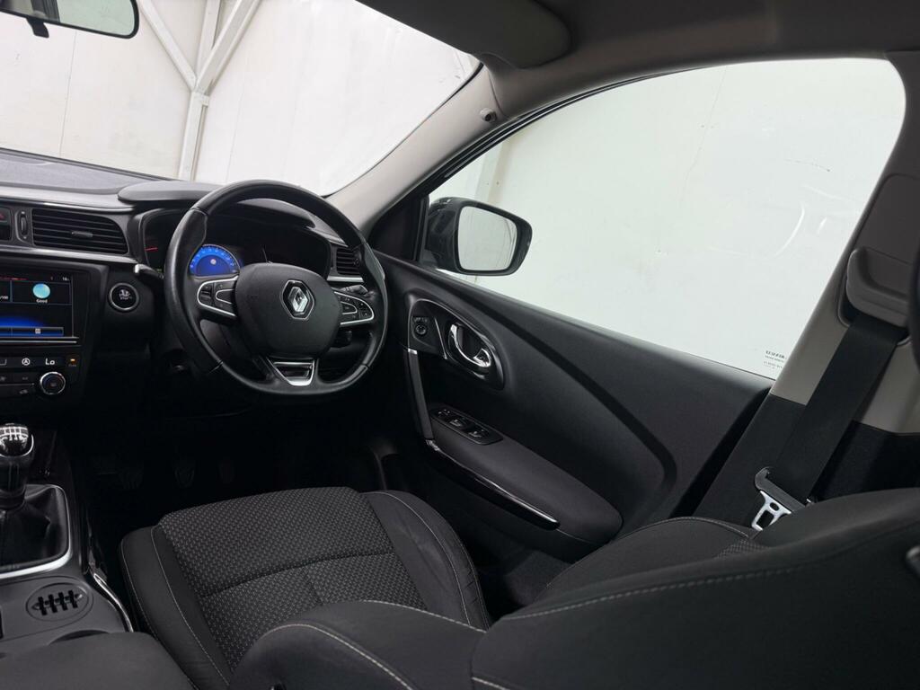 Renault Kadjar 1.5 Signature Nav Dci 5 Seat Family Suv Wit White #37