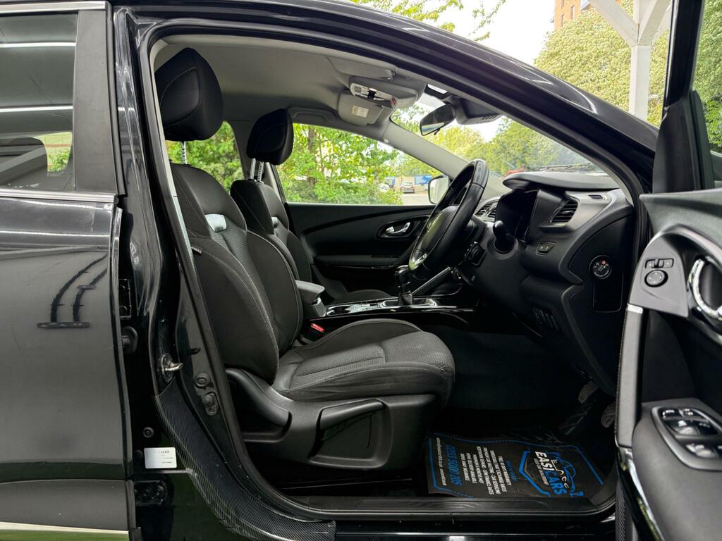 Renault Kadjar 1.5 Signature Nav Dci 5 Seat Family Suv Wit White #15