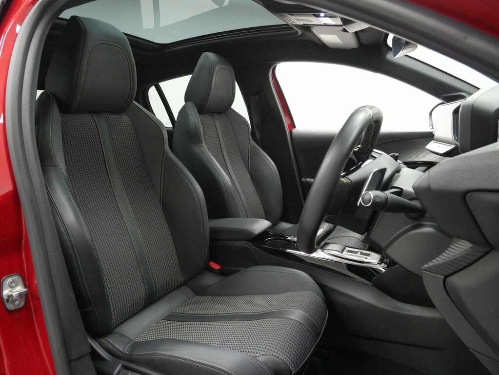 Peugeot 208 For Sale In Little Gaddesden HV23YCX Red #4