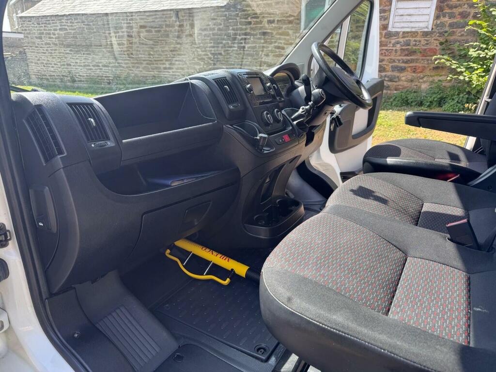Peugeot Boxer 2.0 Bluehdi 333 Professional Panel Van Silver #8