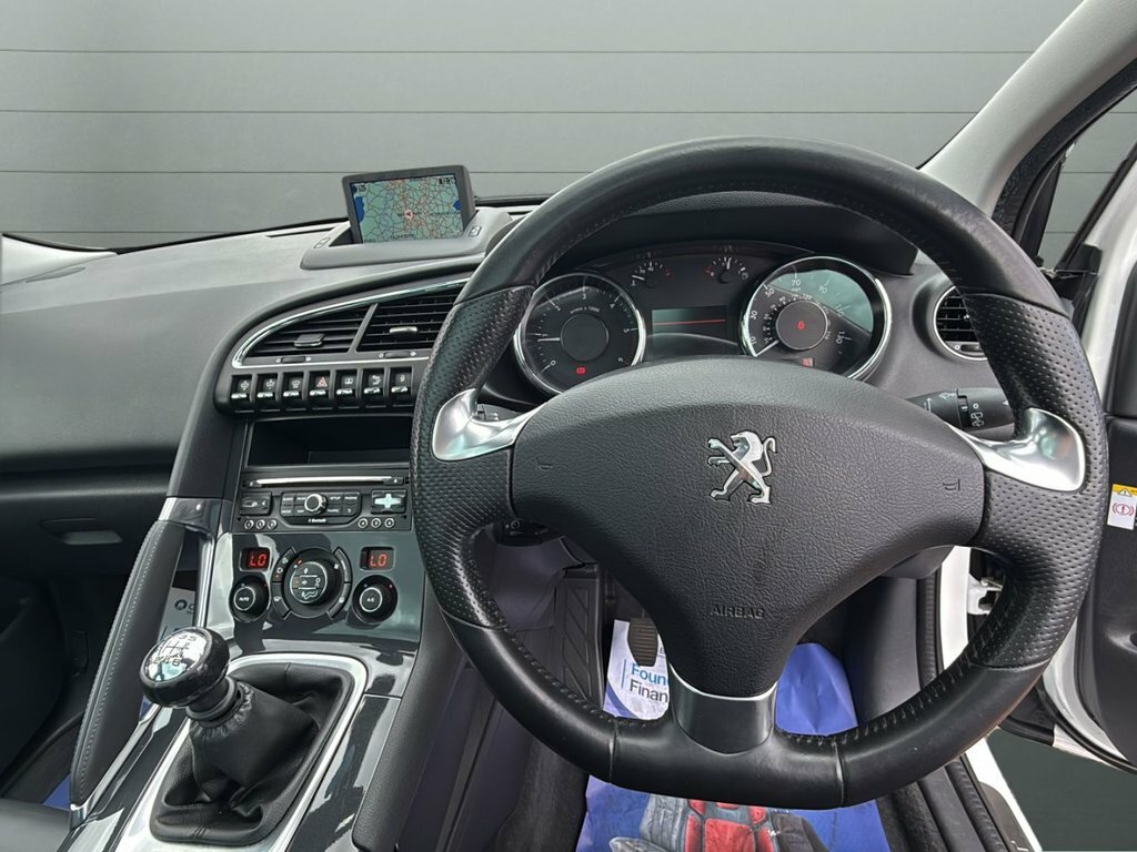 Peugeot 3008 Diesel White #11