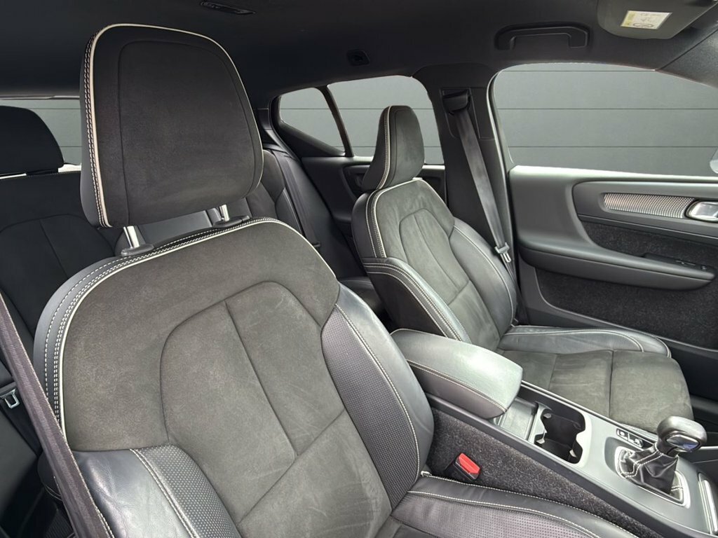Volvo XC40 T4 Fwd R-design 2200 Factory Options S Blue #11