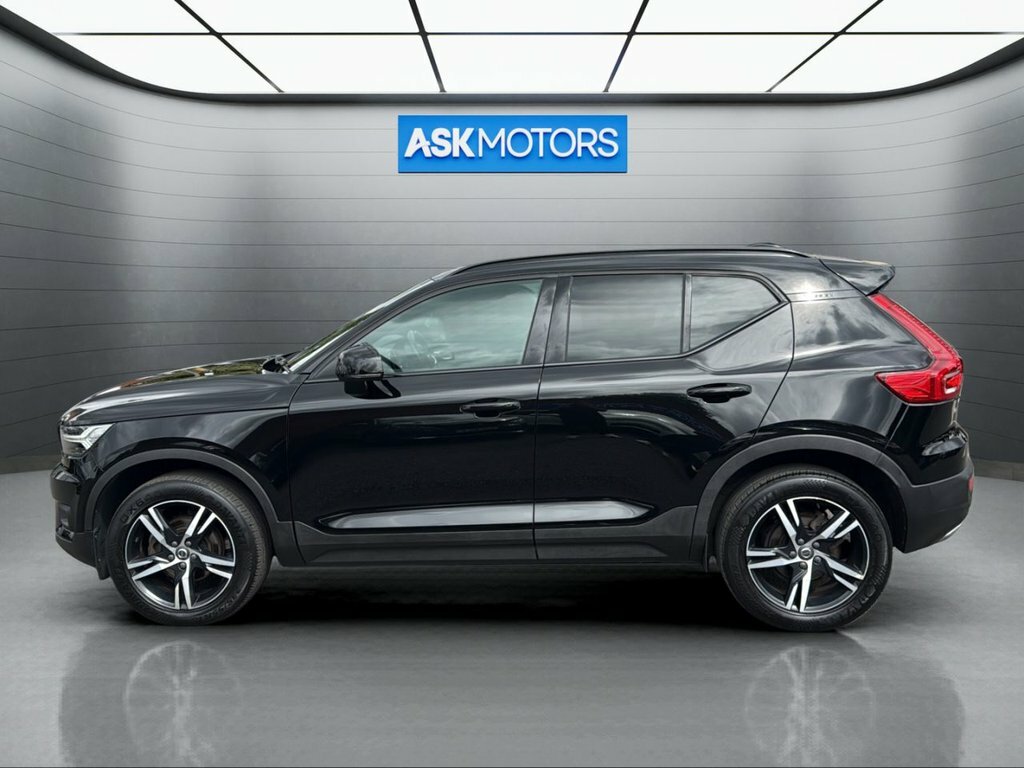 Volvo XC40 1.5L R-design Black #2