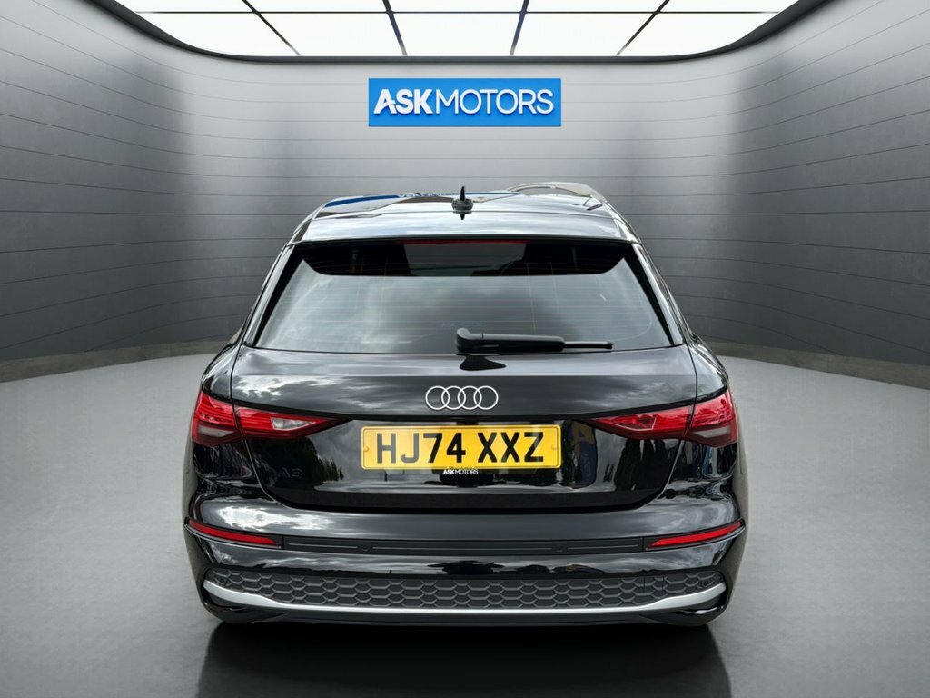 Audi A3 1.5L Sport Black #4