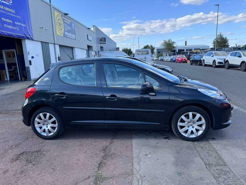 Peugeot 207 1.6 Vti Se Premium Black #2